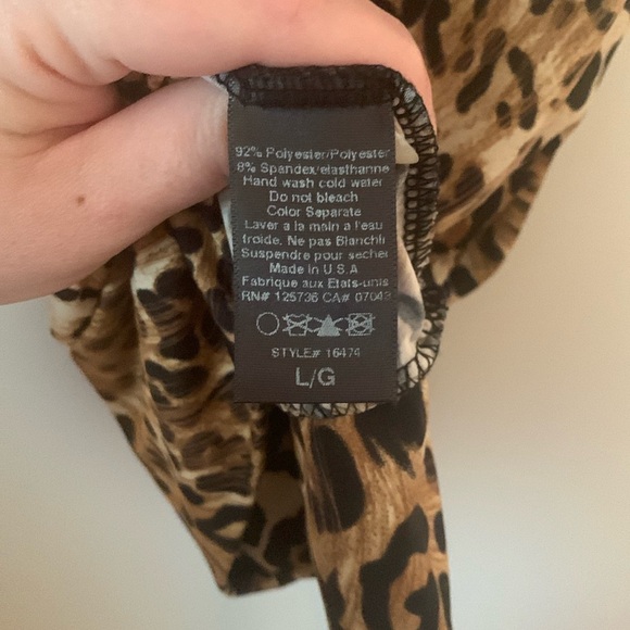 Kiwi Leopard Print Wooden & Gold Chain Open Back Halter Top Size Large - Picture 5 of 6